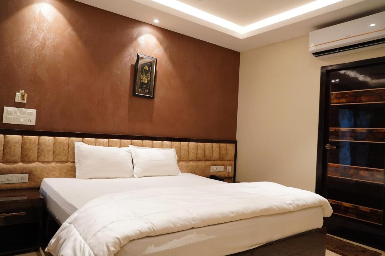L. R Residency Hotel Kanchipuram Exterior photo