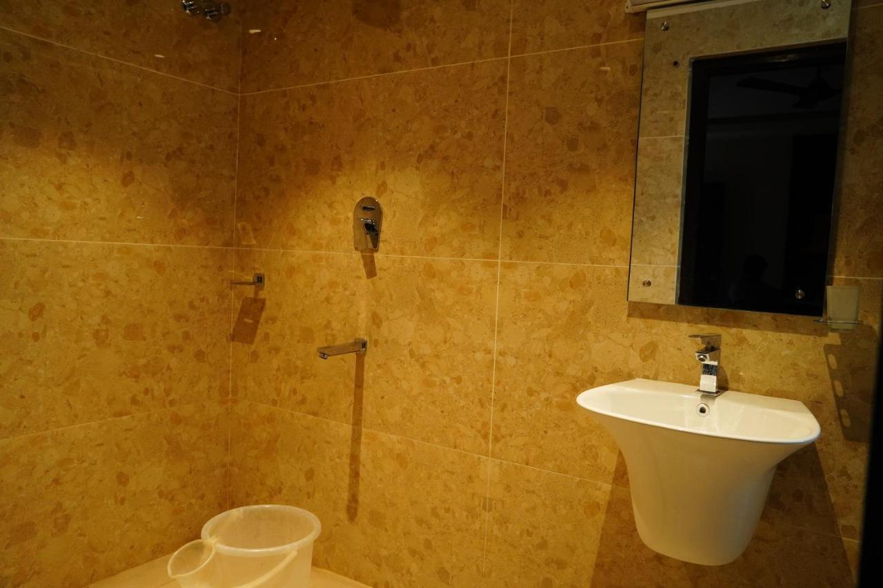 L. R Residency Hotel Kanchipuram Exterior photo