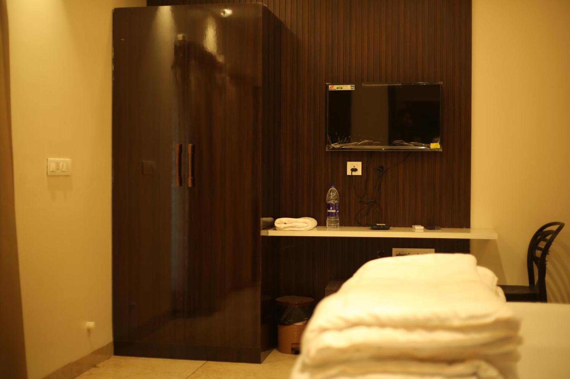 L. R Residency Hotel Kanchipuram Exterior photo